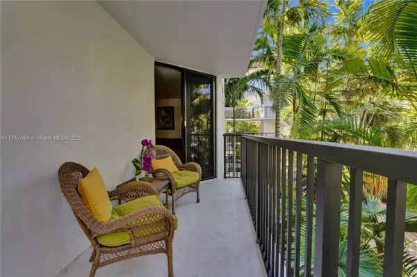 Key Biscayne, FL 33149,101 Ocean Lane Dr #205
