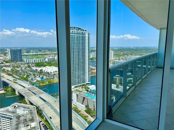 Hallandale Beach, FL 33009,1800 S Ocean Dr #3908