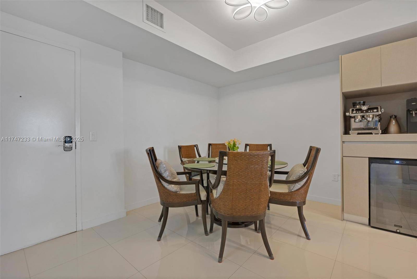 Doral, FL 33178,7825 NW 107th Ave #618
