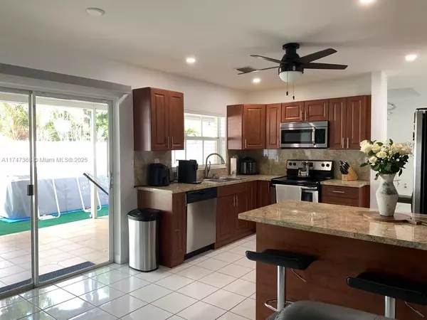 Miami, FL 33182,862 NW 132nd Ct