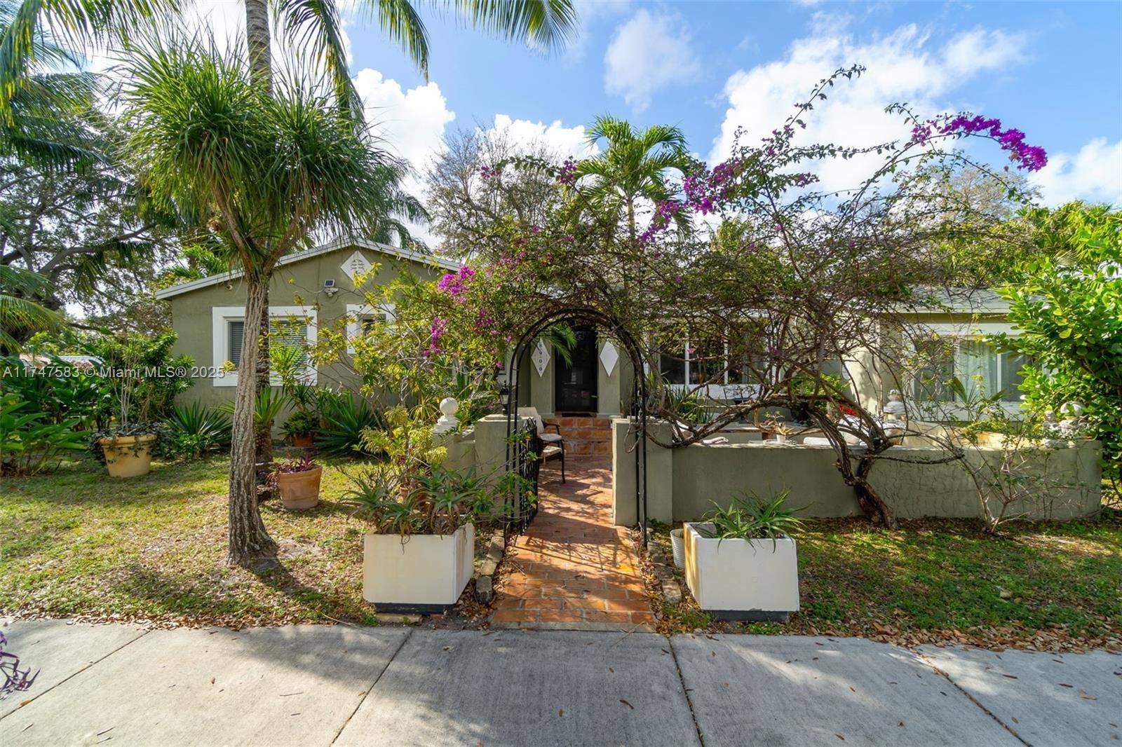 El Portal, FL 33138,8900 NE 4th Ave