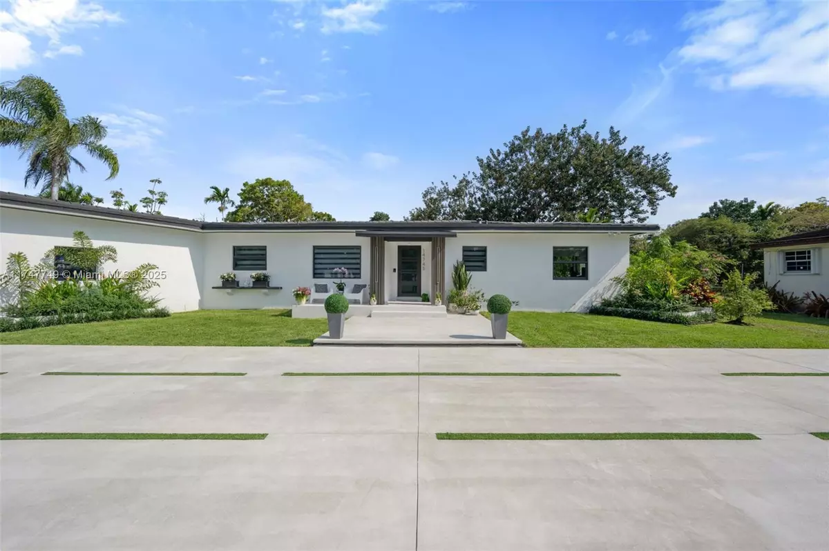 Miami, FL 33161,14745 N Spur Dr #14745
