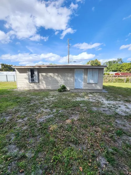 1629 NW 125th St, North Miami, FL 33167