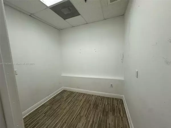 Lauderdale Lakes, FL 33319,3401 N State Road 7 #4050