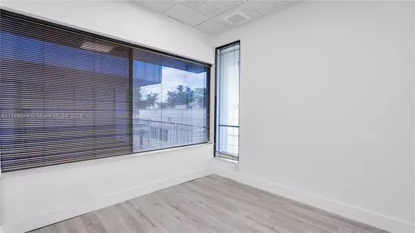 Pembroke Pines, FL 33024,1900 N University Dr #206-1
