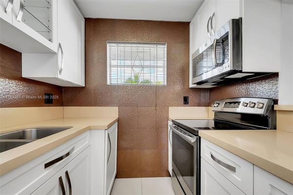 Miami, FL 33145,2496 SW 17th Ave #5307