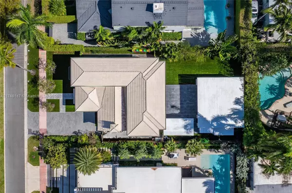 Miami Beach, FL 33139,114 4th Rivo Alto Ter
