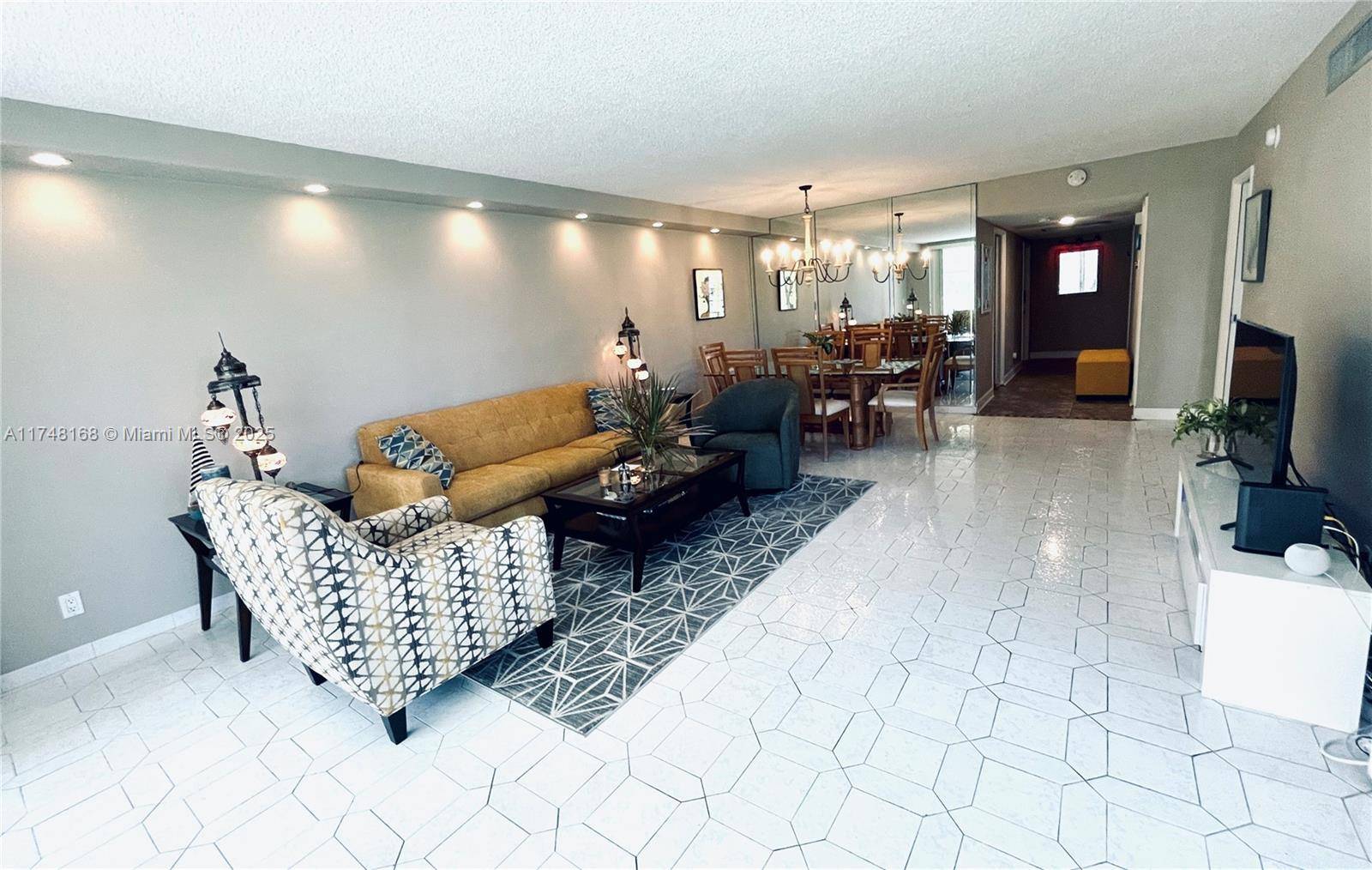 Pompano Beach, FL 33069,3800 Oaks Clubhouse Dr #112