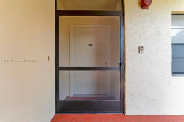 Boca Raton, FL 33428,23380 Carolwood Ln #201