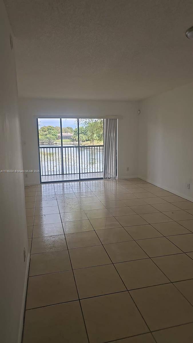 Coral Springs, FL 33065,9022 NW 28th Dr #2-202