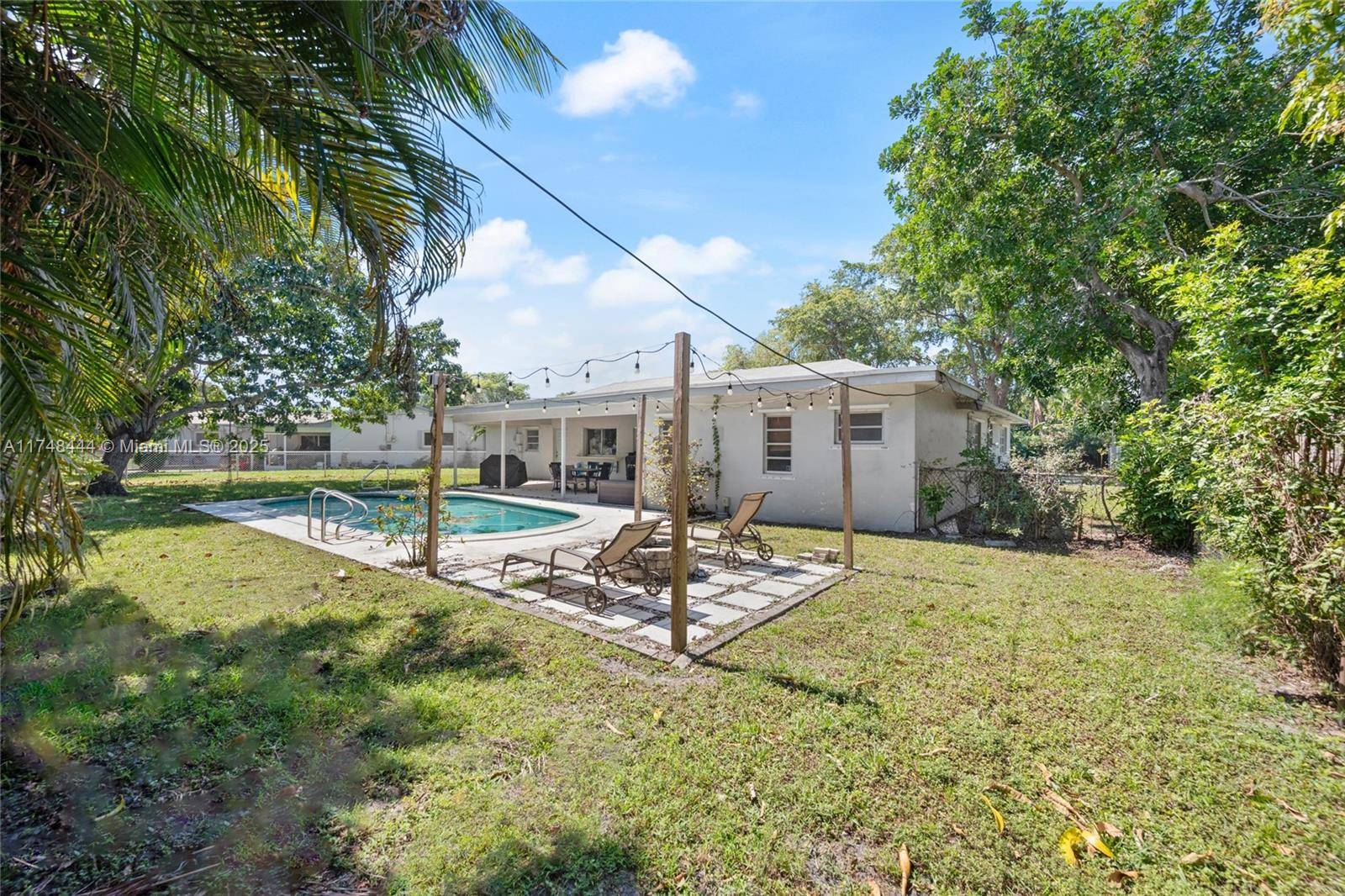 Plantation, FL 33317,940 SW 52nd Ave