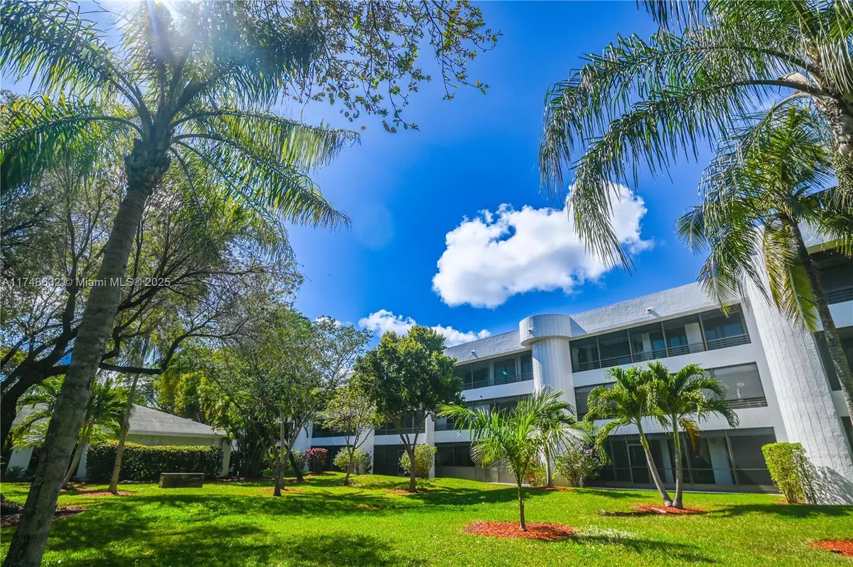 Hollywood, FL 33020,1490 Sheridan St #12A