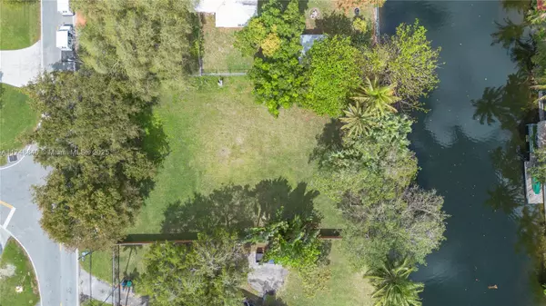 Miami, FL 33161,11701 W Biscayne Canal Rd
