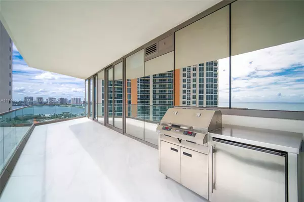 Sunny Isles Beach, FL 33160,18975 Collins Ave #1604