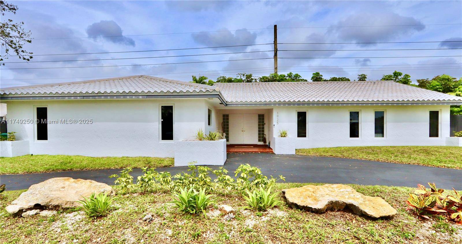 Miami, FL 33179,1925 NE 214th Ter