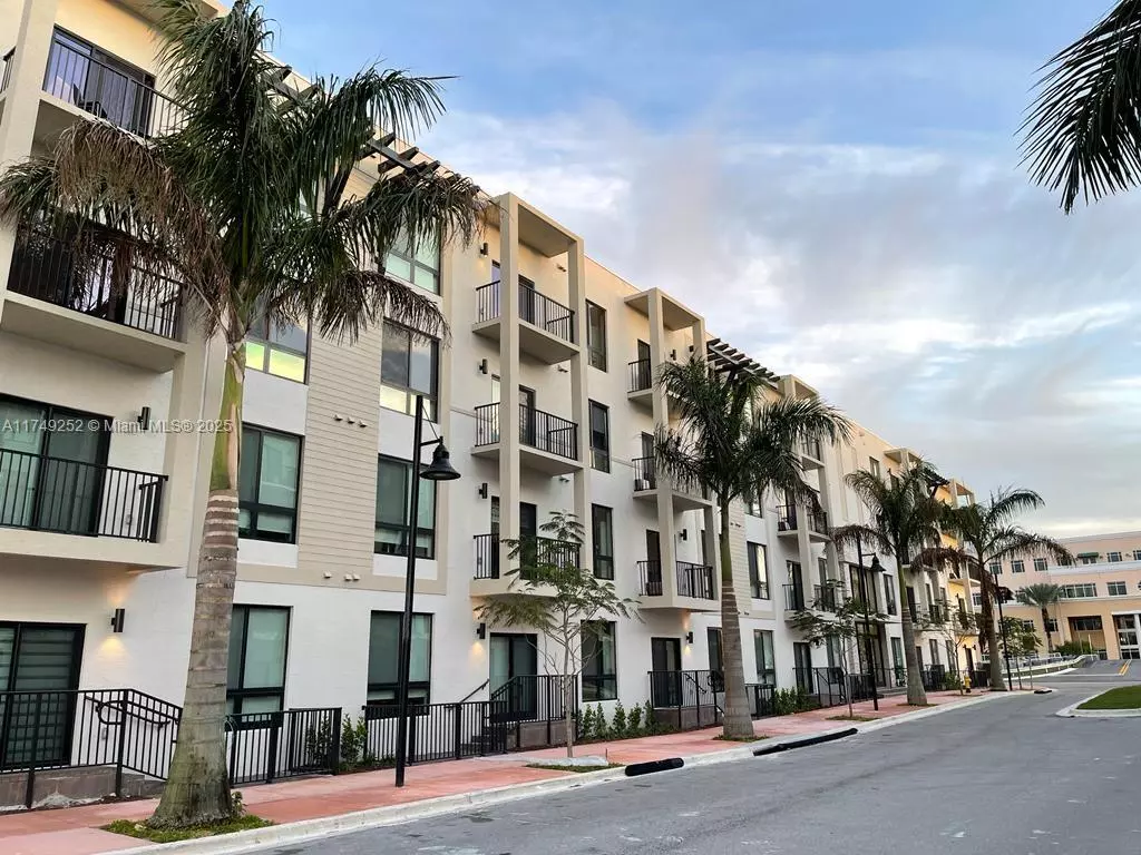 Doral, FL 33166,8265 NW 41 st #104