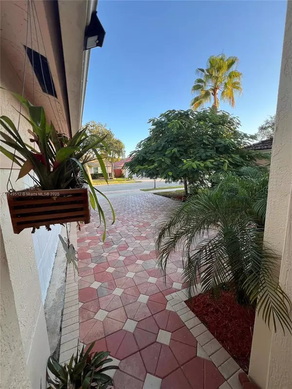 Davie, FL 33325,14026 S Cypress Cove Cir