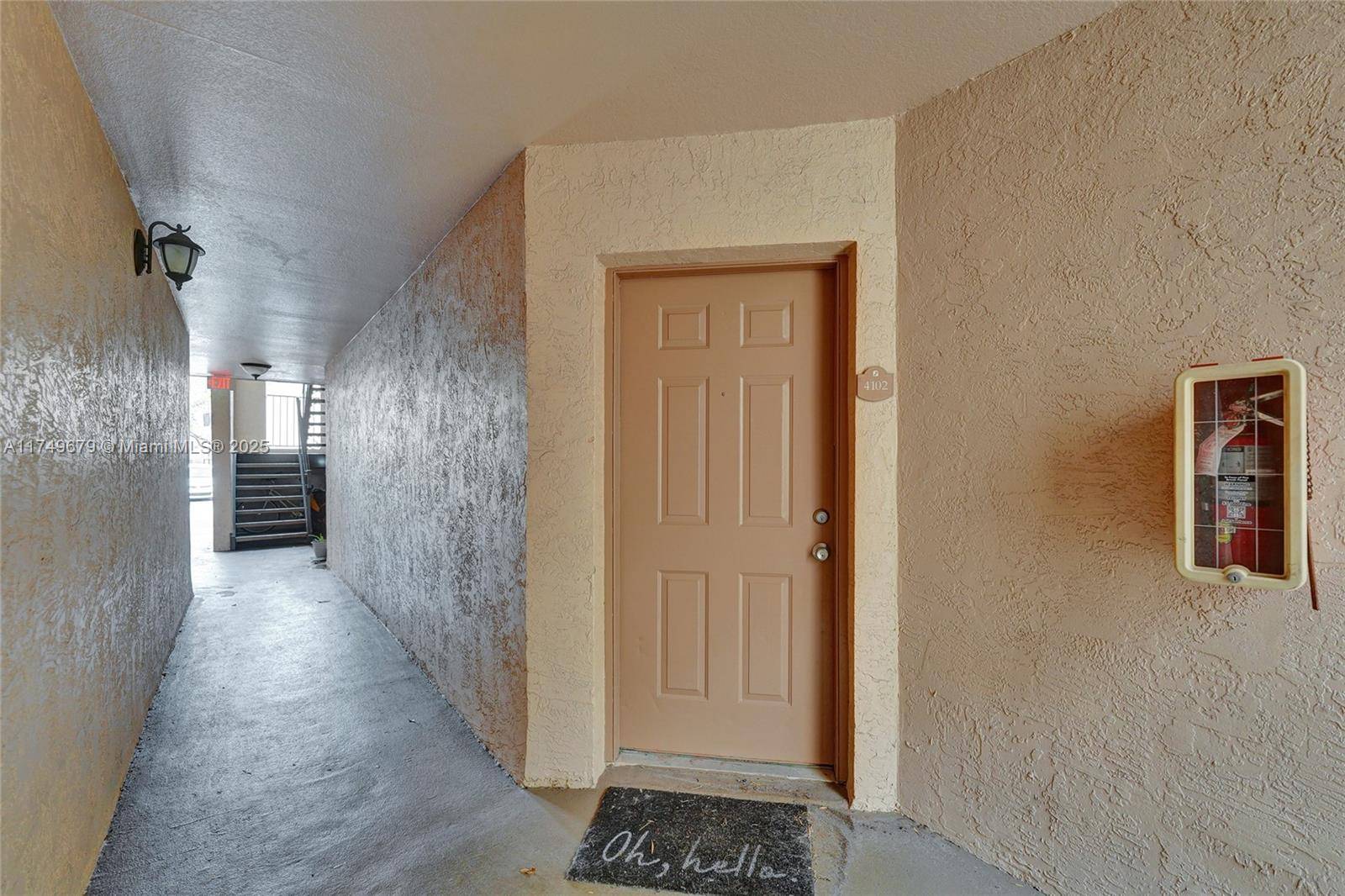 Davie, FL 33328,2846 S University Dr #4102