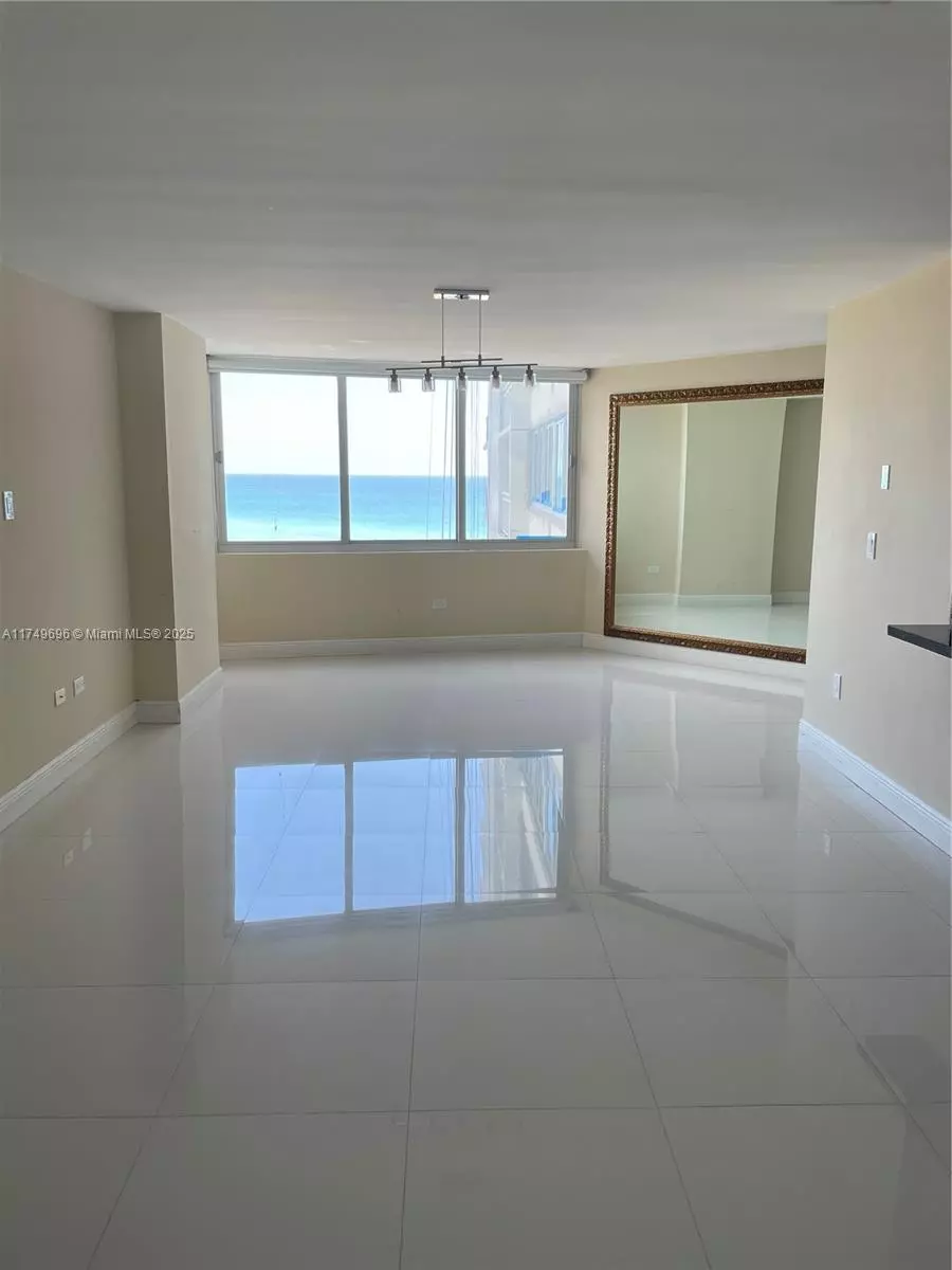 Miami Beach, FL 33141,7135 Collins Ave #832