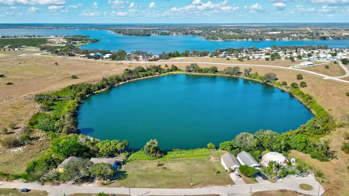 Lake Placid, FL 33852,215 Rachard Blvd