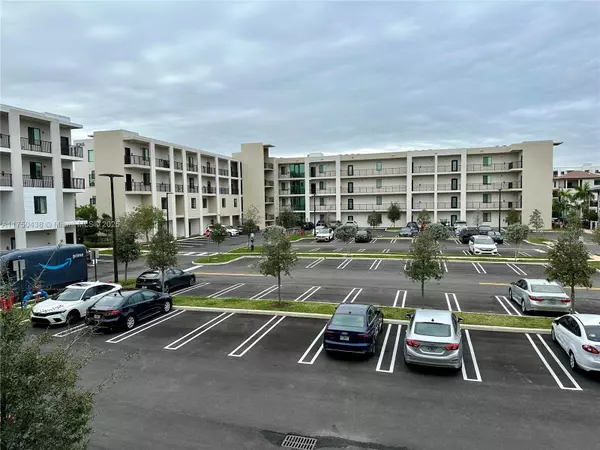 Doral, FL 33166,8265 NW 41 ST #404