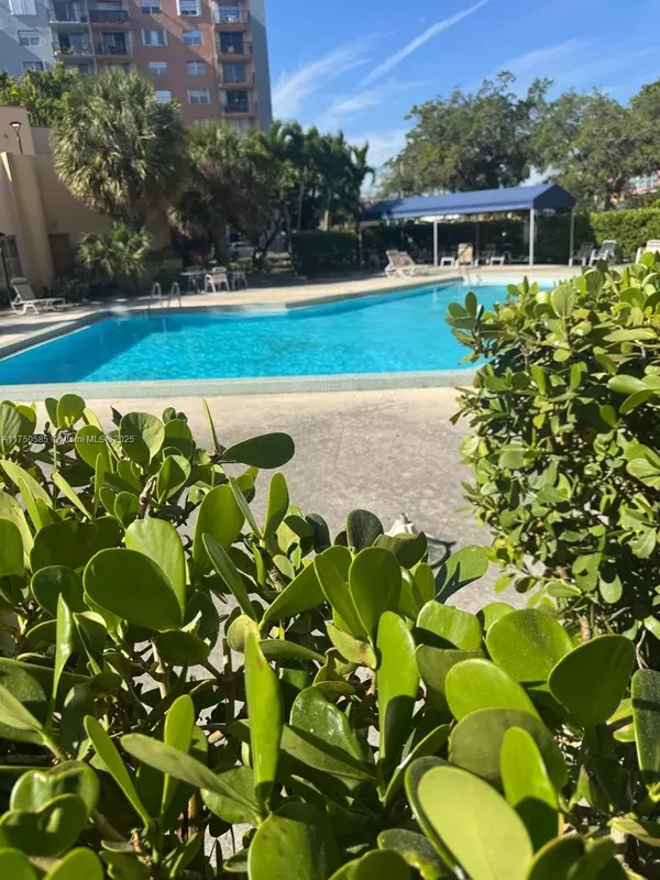 North Miami, FL 33161,1470 NE 125th Ter #803