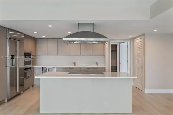 Bay Harbor Islands, FL 33154,1150 101st St #702