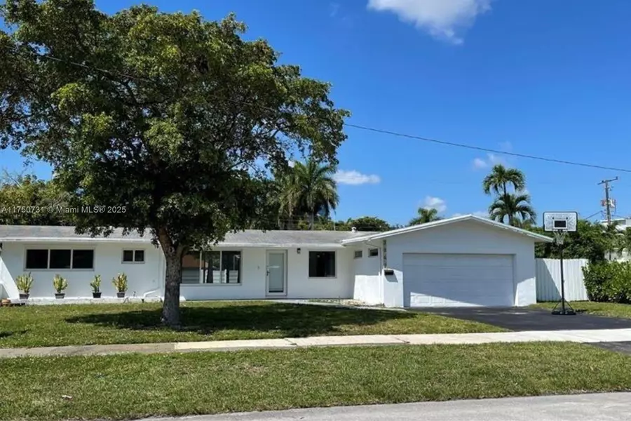 3842 N Circle Dr, Hollywood, FL 33021