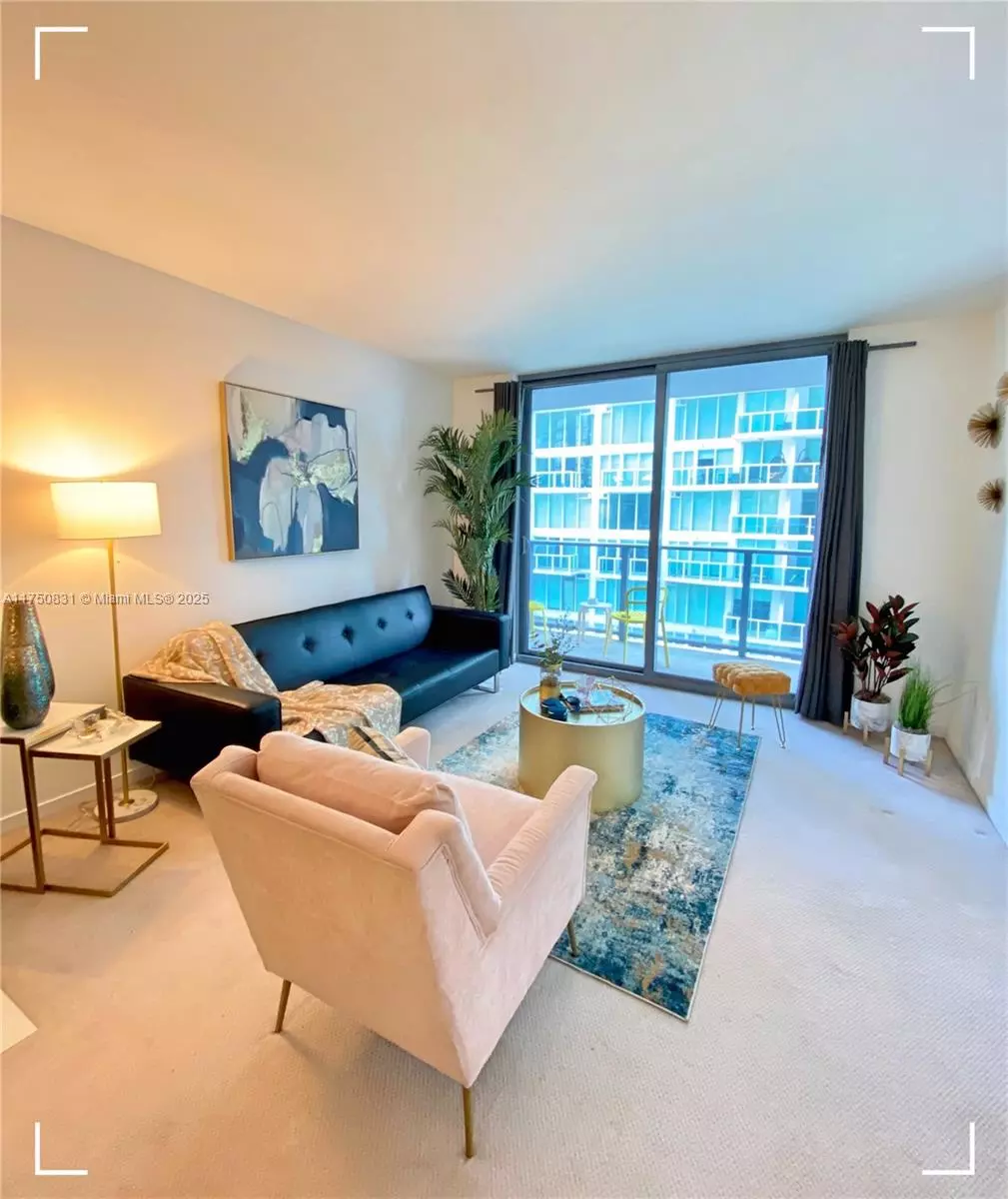 Miami, FL 33131,31 SE 6th St #1404