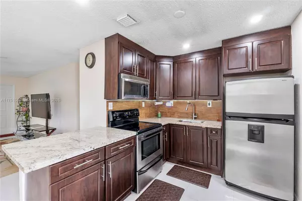 North Lauderdale, FL 33068,8220 SW 6th Ct