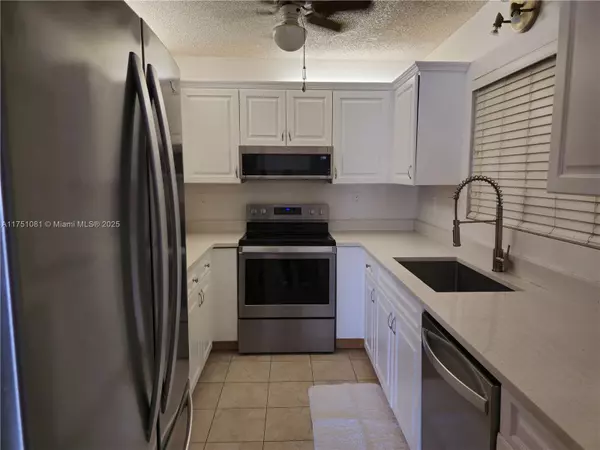 447 N Laurel Dr #447, Margate, FL 33063