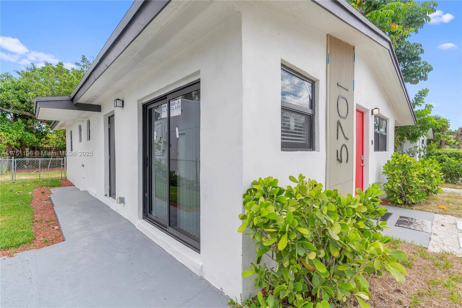 West Park, FL 33023,5701 SW 39th St