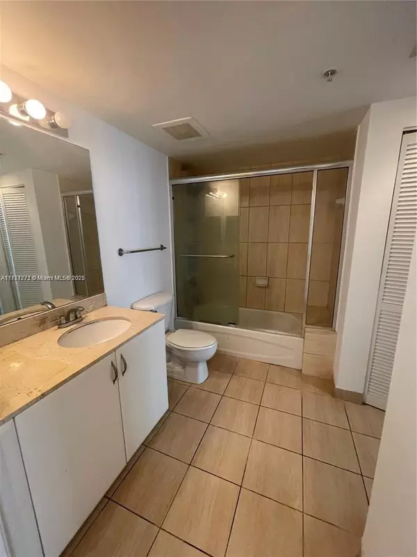 Miami, FL 33132,1750 N Bayshore Dr #2309