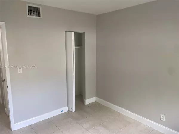 Plantation, FL 33317,972 Pine Ridge Dr
