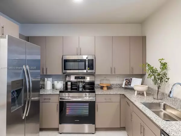 Dania Beach, FL 33004,618 NE 2nd St #303