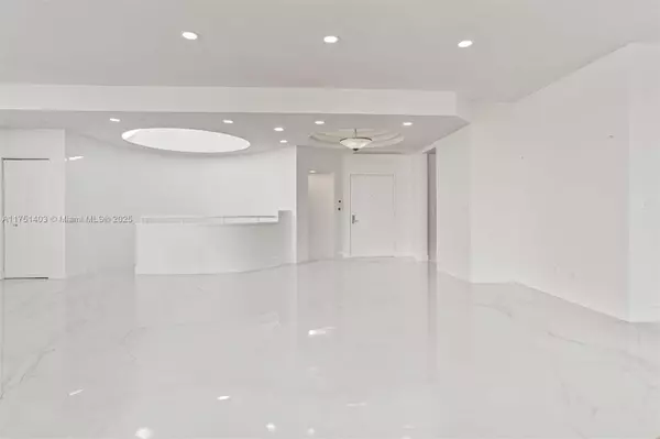 Aventura, FL 33160,2000 Island Blvd #PH-5