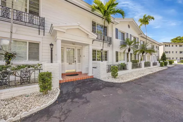 Coral Gables, FL 33134,940 Sevilla Ave #202