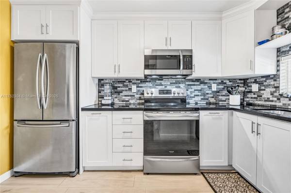 Pembroke Pines, FL 33025,411 S Hollybrook Dr #205