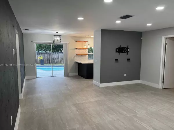 Pembroke Pines, FL 33024,9611 NW 13th St
