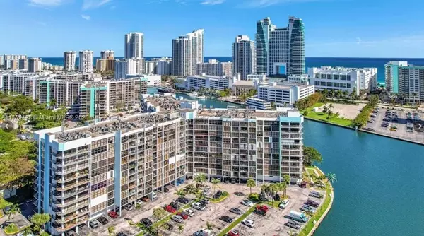 Hallandale Beach, FL 33009,200 Leslie Dr #303