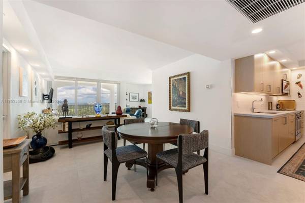 5401 Collins Ave #1220, Miami Beach, FL 33140