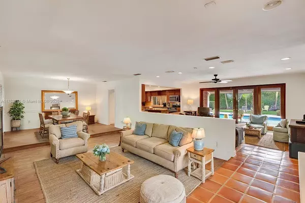 Palmetto Bay, FL 33157,15321 SW 82nd Ave