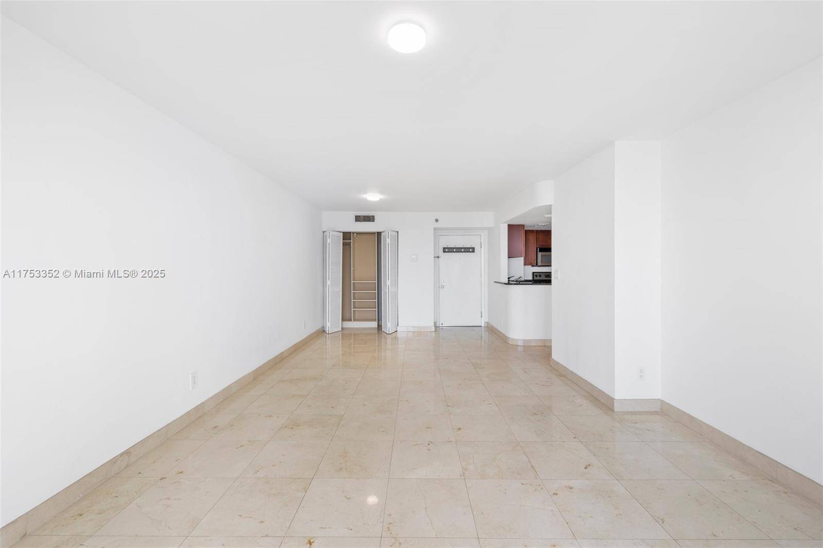 Miami, FL 33131,770 Claughton Island Dr #1510
