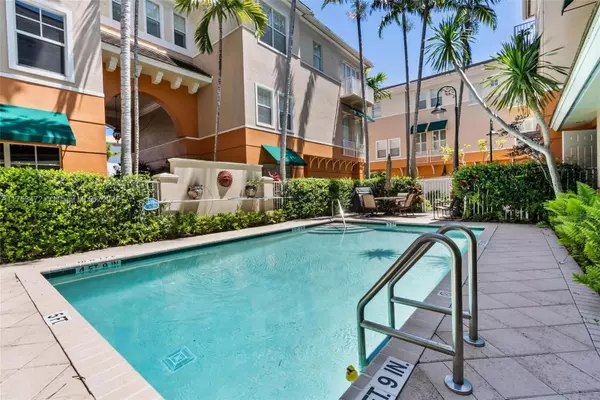 Delray Beach, FL 33483,180 NE 6th Ave #E