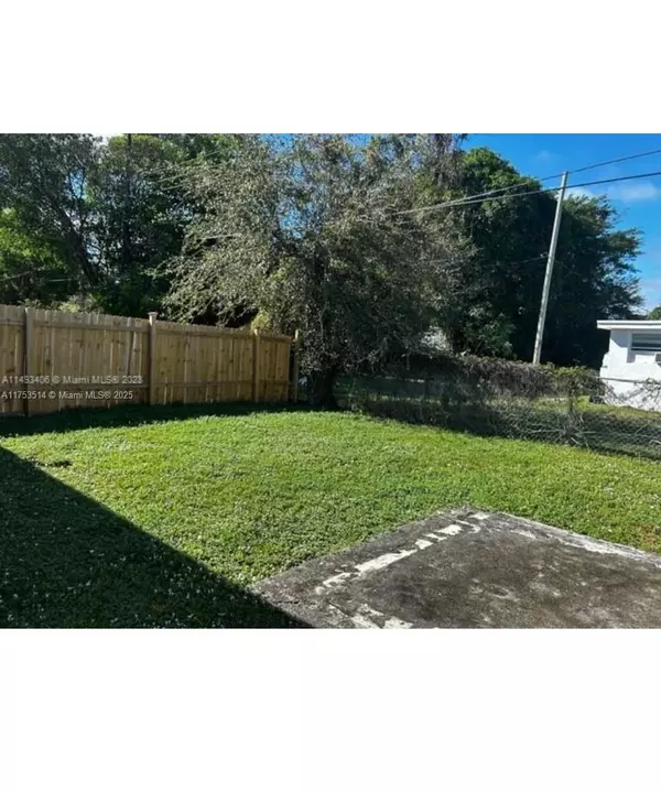 Lauderhill, FL 33313,Address not disclosed