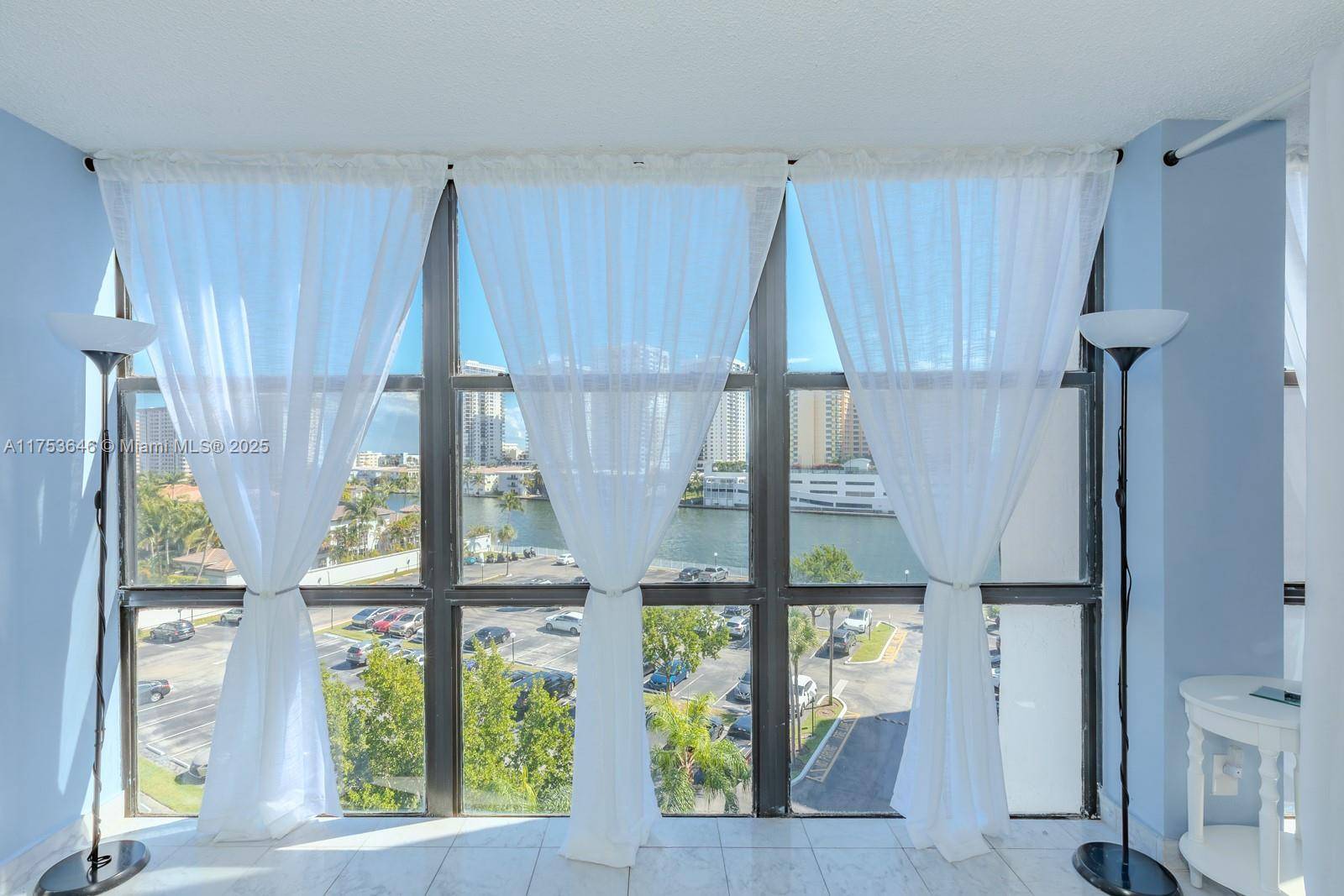 Hallandale Beach, FL 33009,1000 Parkview Dr #702
