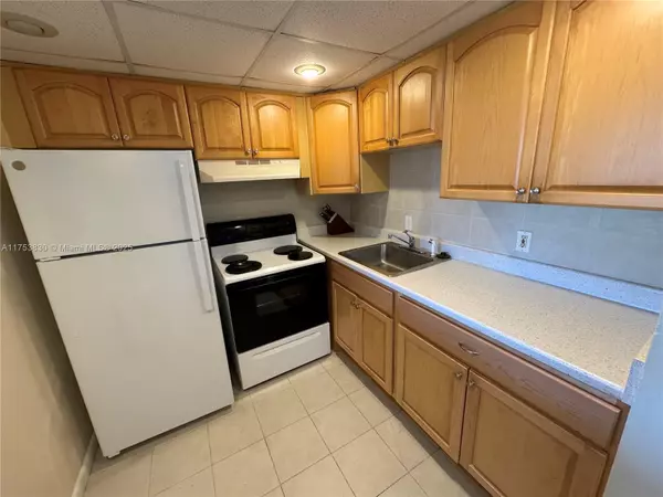 West Palm Beach, FL 33417,174 Chatham #I