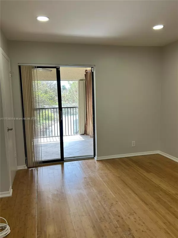 Coconut Creek, FL 33063,3299 Cocoplum Cir #3324