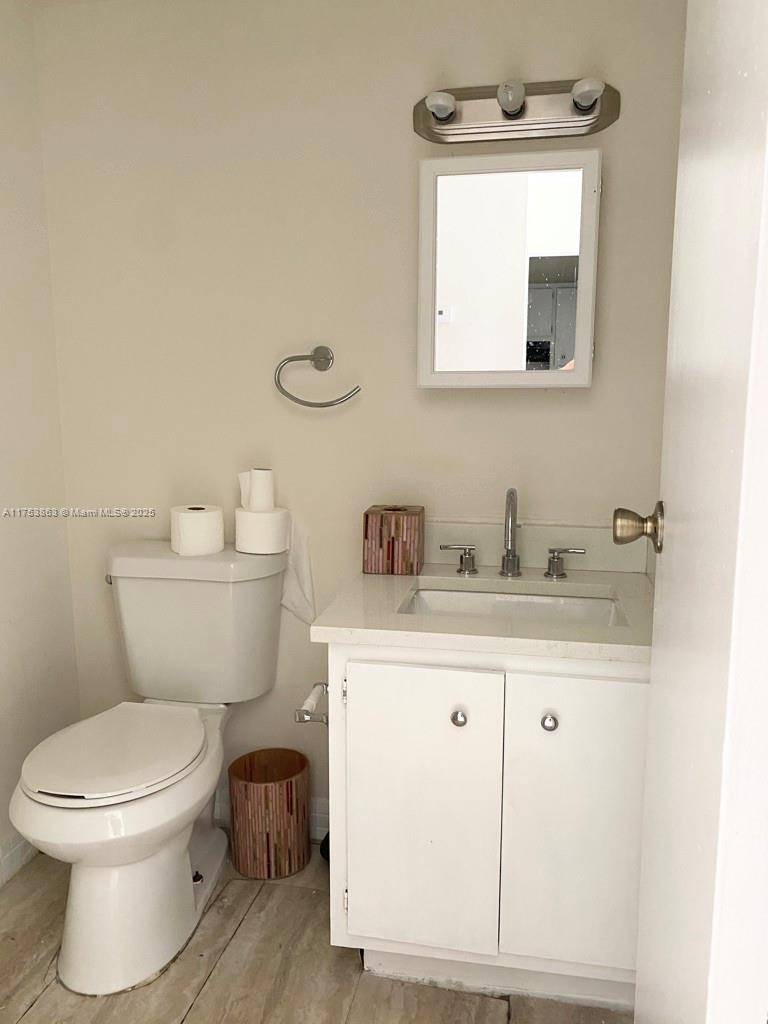 Miami Beach, FL 33141,6937 Bay Dr #409