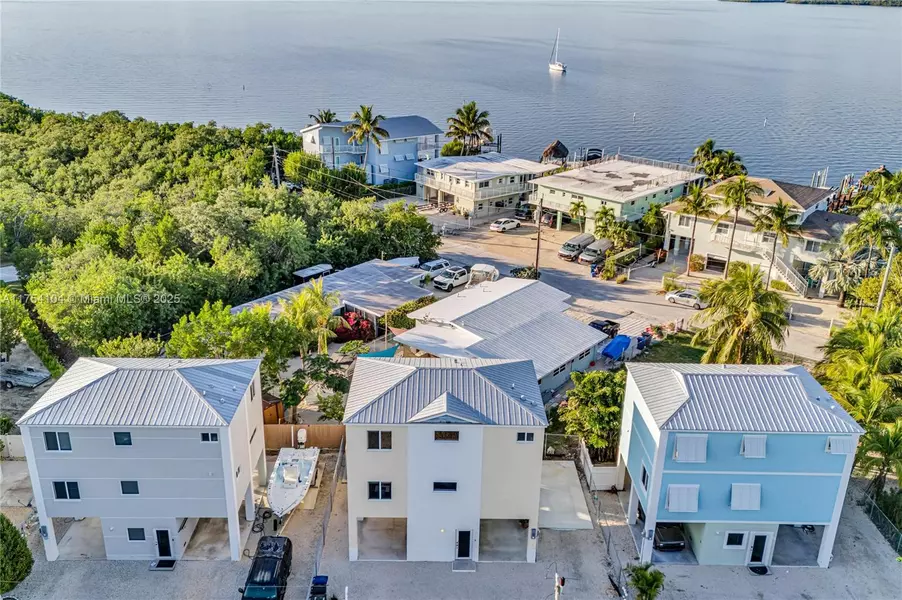 9 Gulf Dr, Key Largo, FL 33037